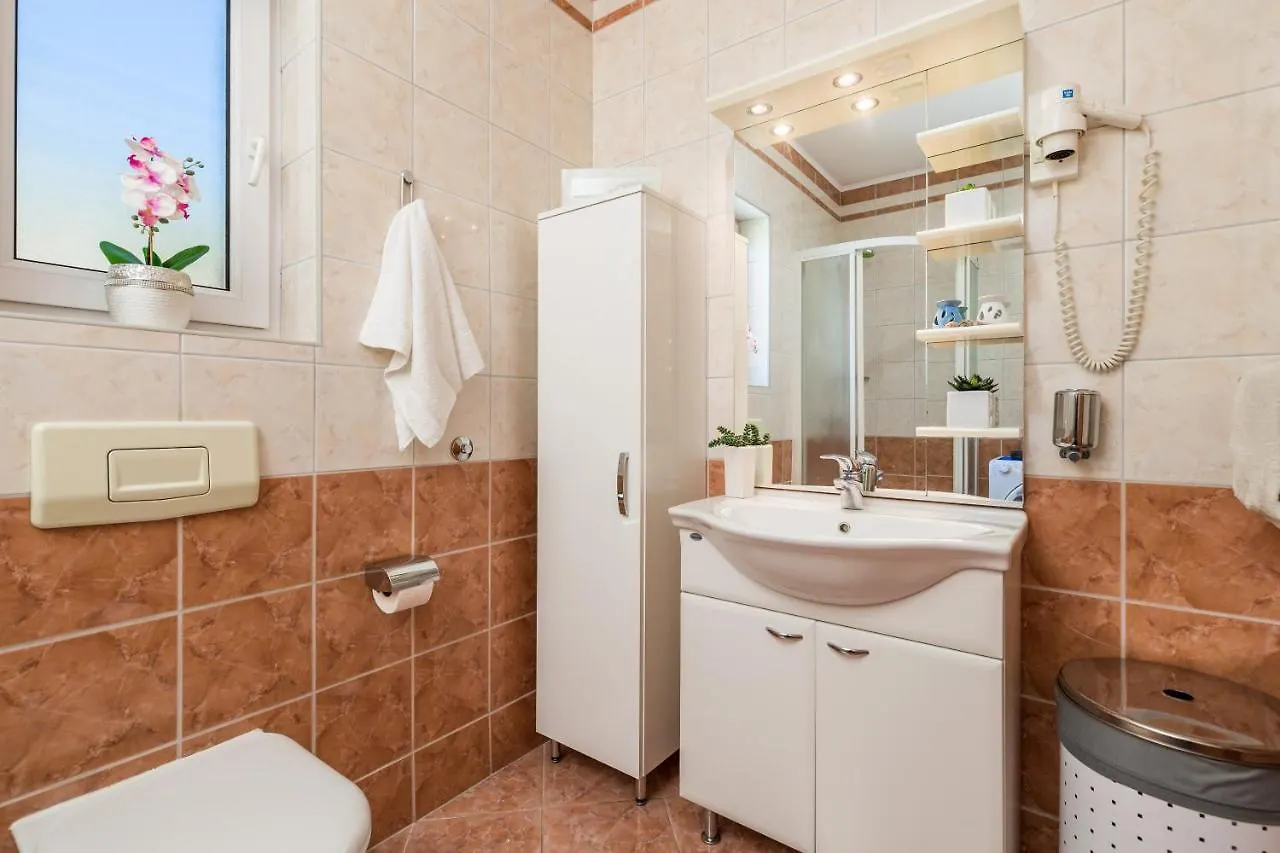 Light Summer Apartment With A Swimming Pool Opatija