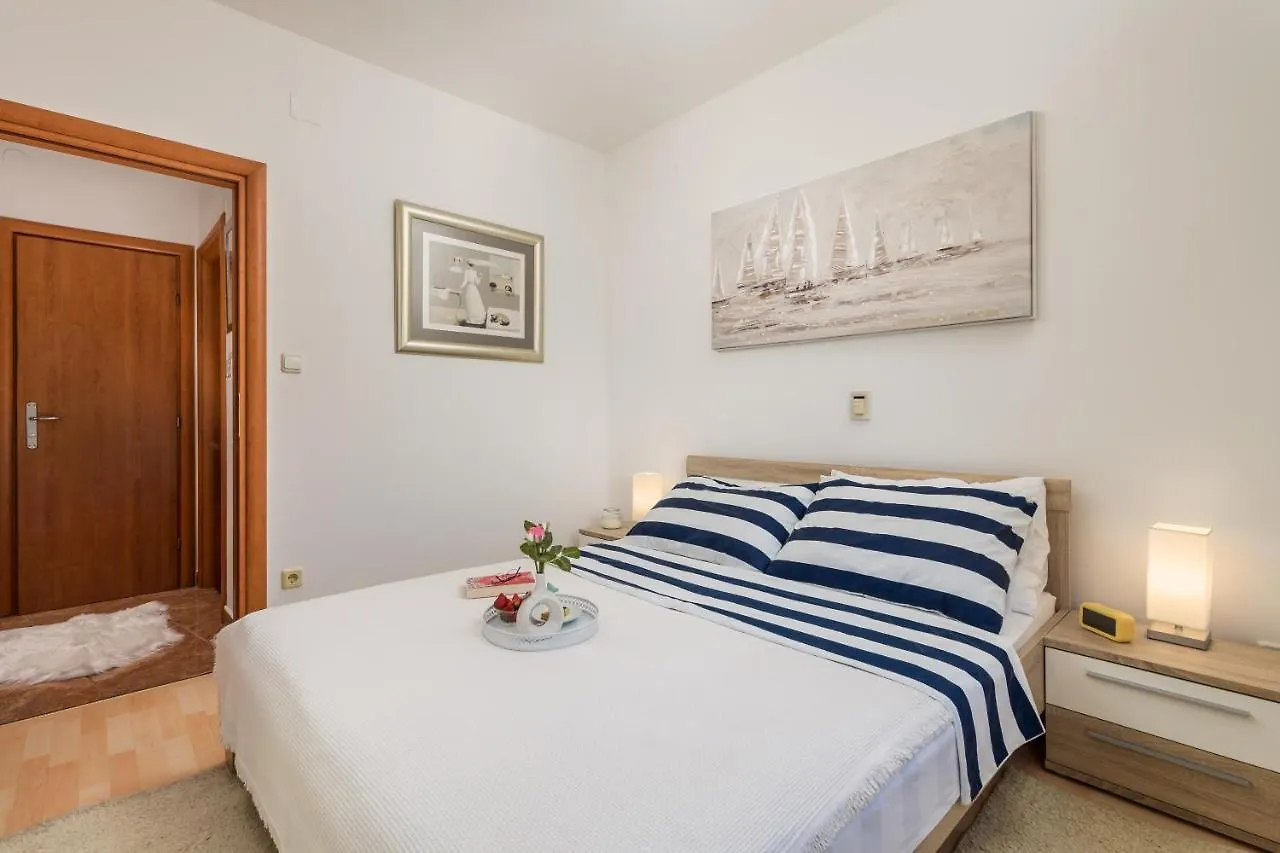 Light Summer Apartment With A Swimming Pool Opatija