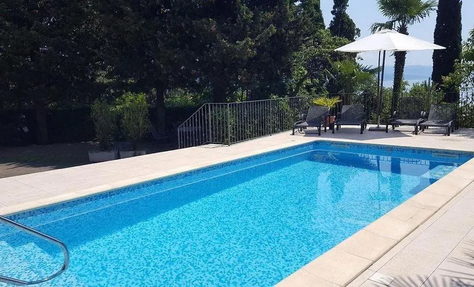 Light Summer Apartment With A Swimming Pool Opatija